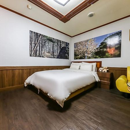 Pine Motel Boryeong Zewnętrze zdjęcie