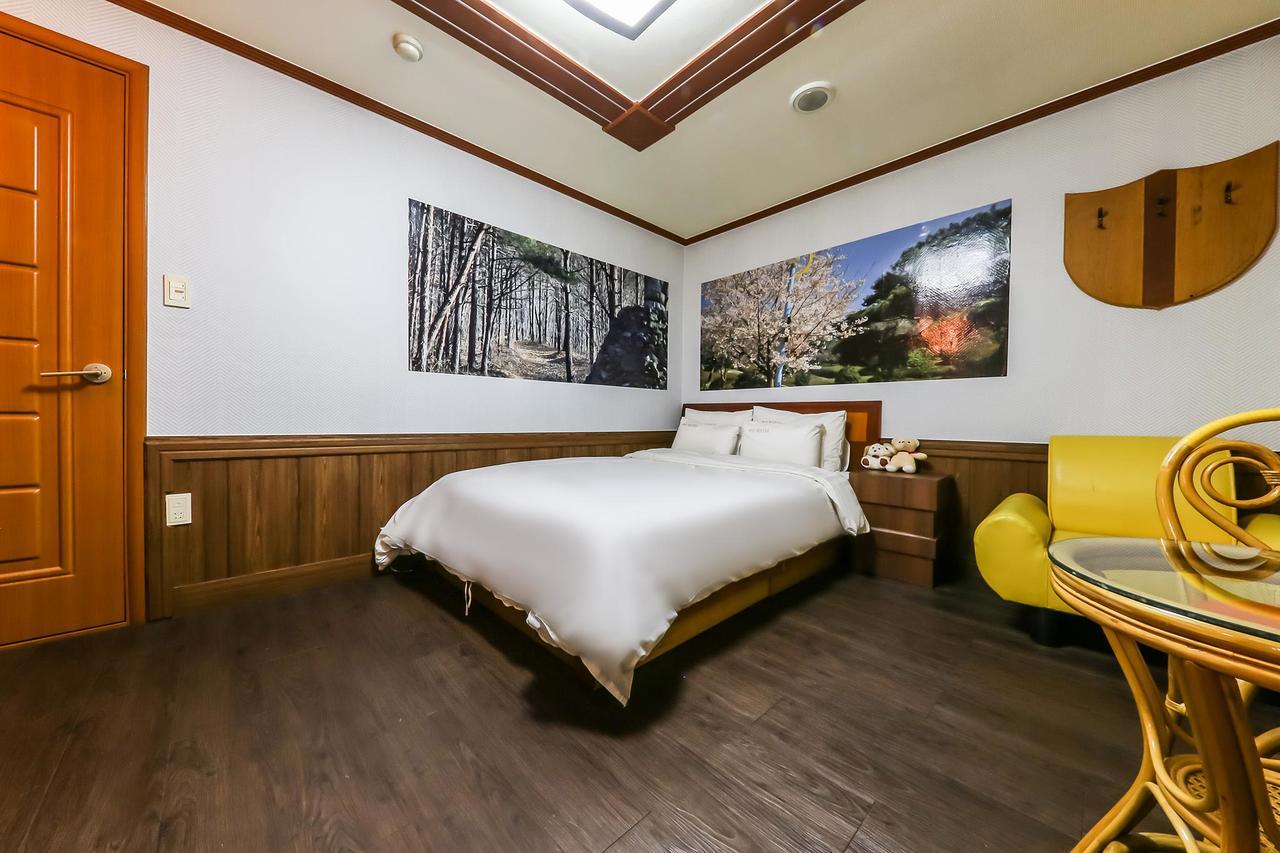 Pine Motel Boryeong Zewnętrze zdjęcie