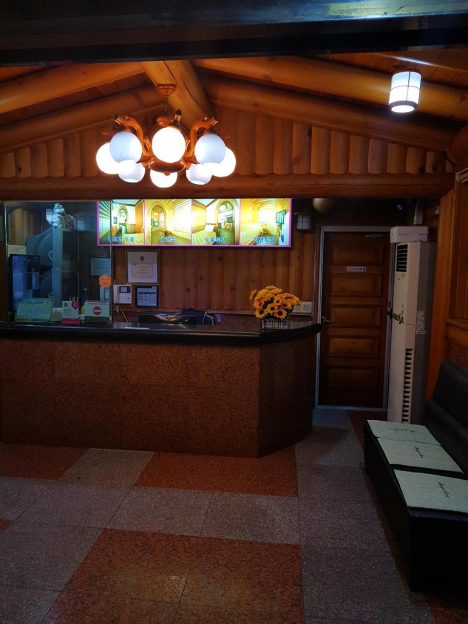 Pine Motel Boryeong Zewnętrze zdjęcie