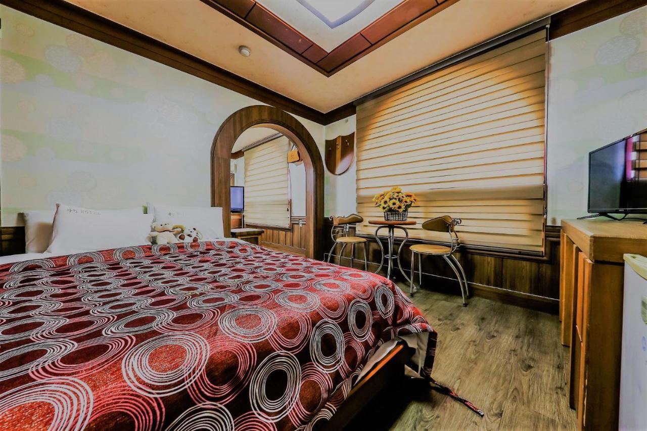 Pine Motel Boryeong Zewnętrze zdjęcie