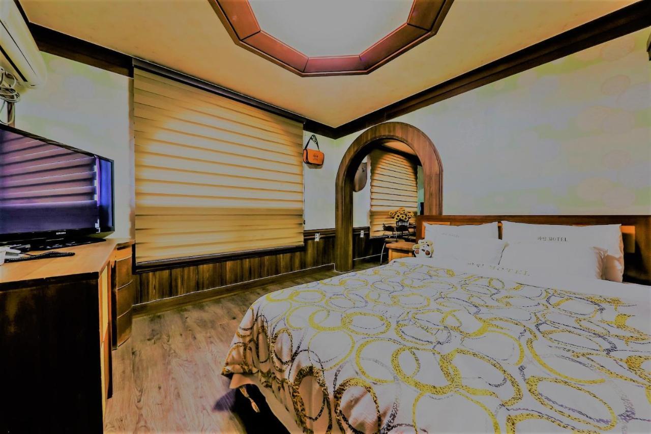 Pine Motel Boryeong Zewnętrze zdjęcie