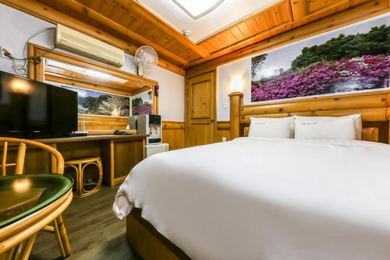 Pine Motel Boryeong Zewnętrze zdjęcie
